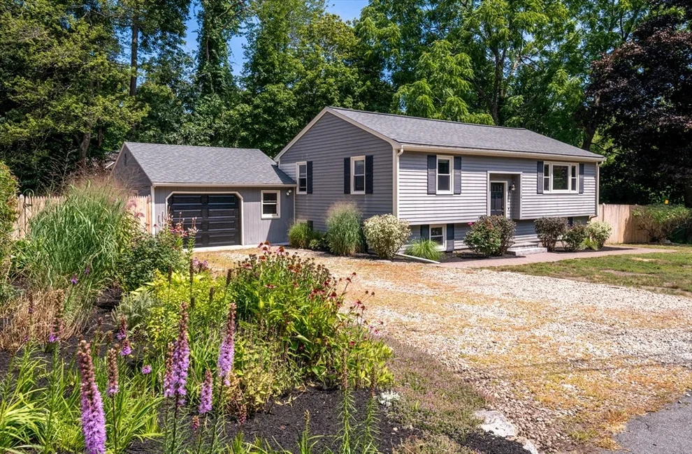 Unit for sale at 1 Oakhurst Ave, Ipswich, MA 01938