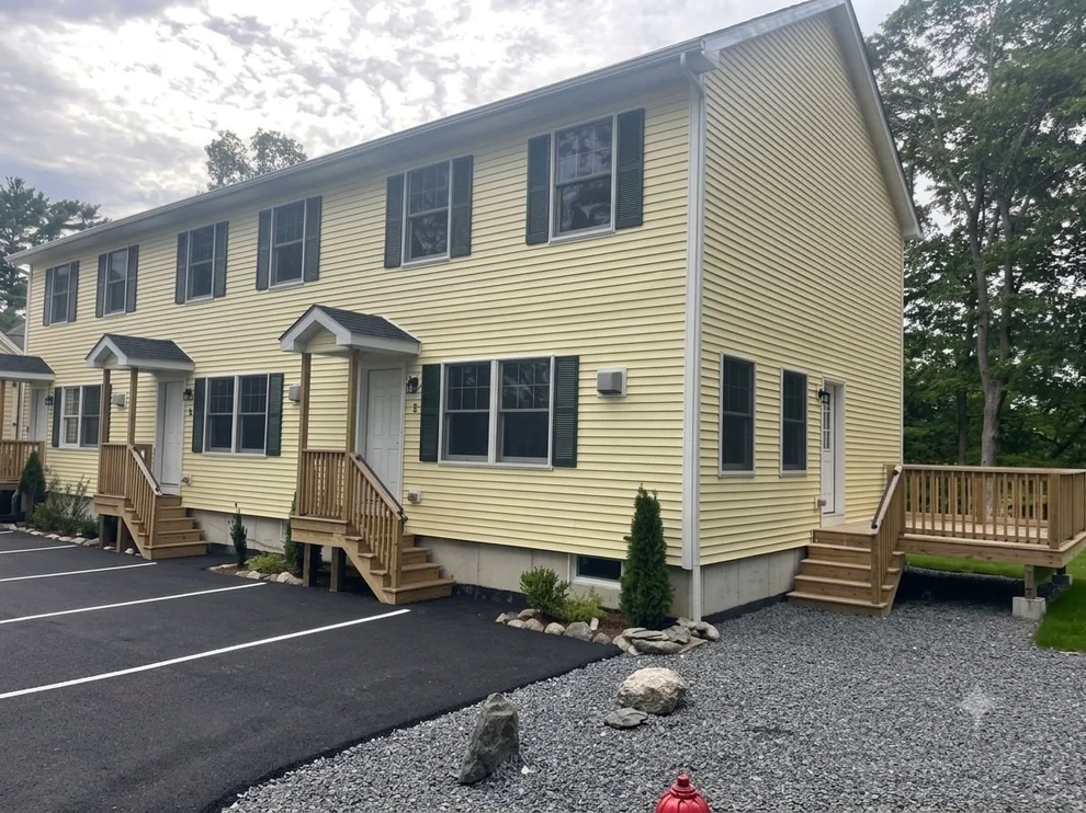 Unit for sale at 531 Foundry Street, Easton, MA 02356