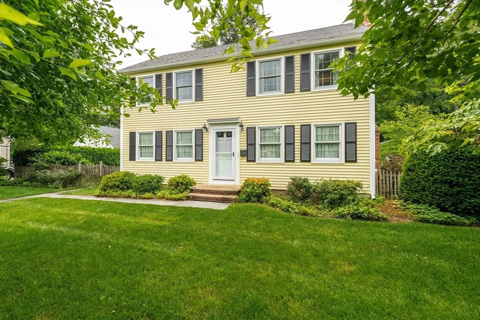 Unit for sale at 31 Glenwood Cir, Longmeadow, MA 01106
