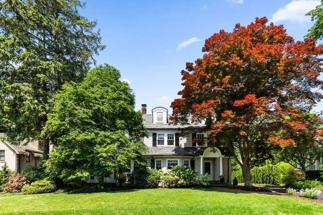 Unit for sale at 8 Berwick Rd, Lexington, MA 02420