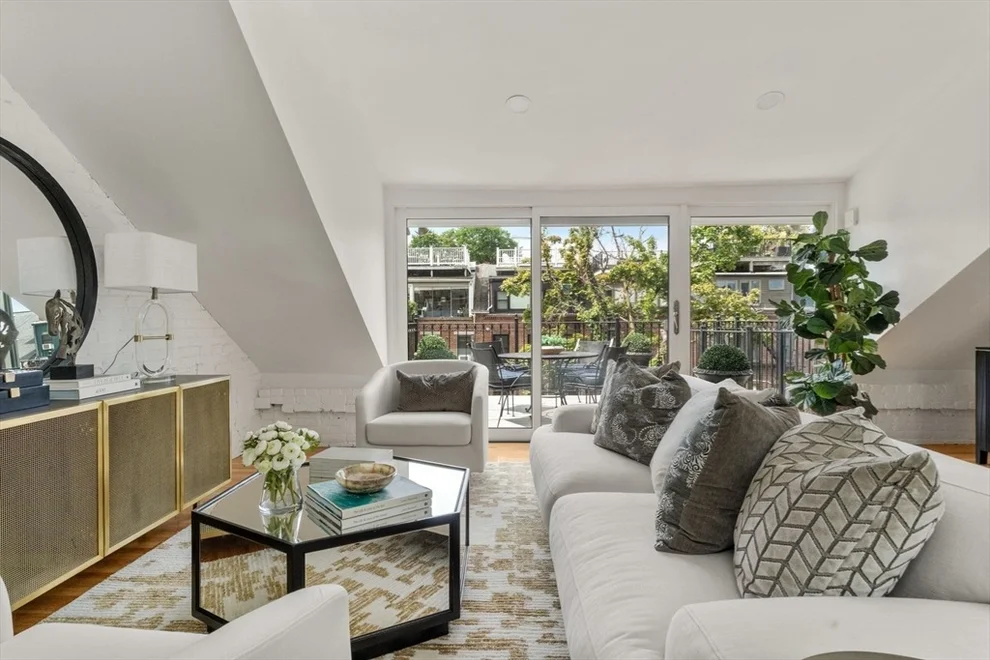 Unit for sale at 116 W Concord St, Boston, MA 02118