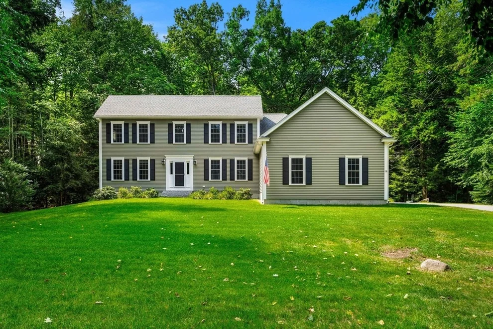 Unit for sale at 14 Village Rd, Pepperell, MA 01463