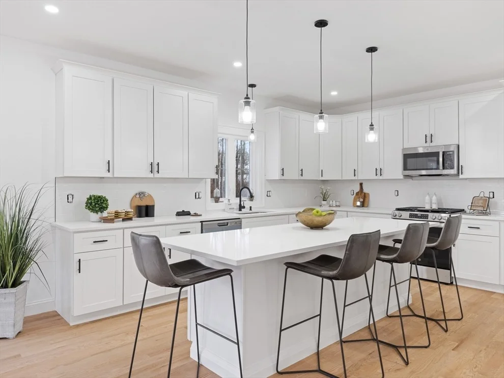 Unit for sale at 18 Horizon Way, Plaistow, NH 03865