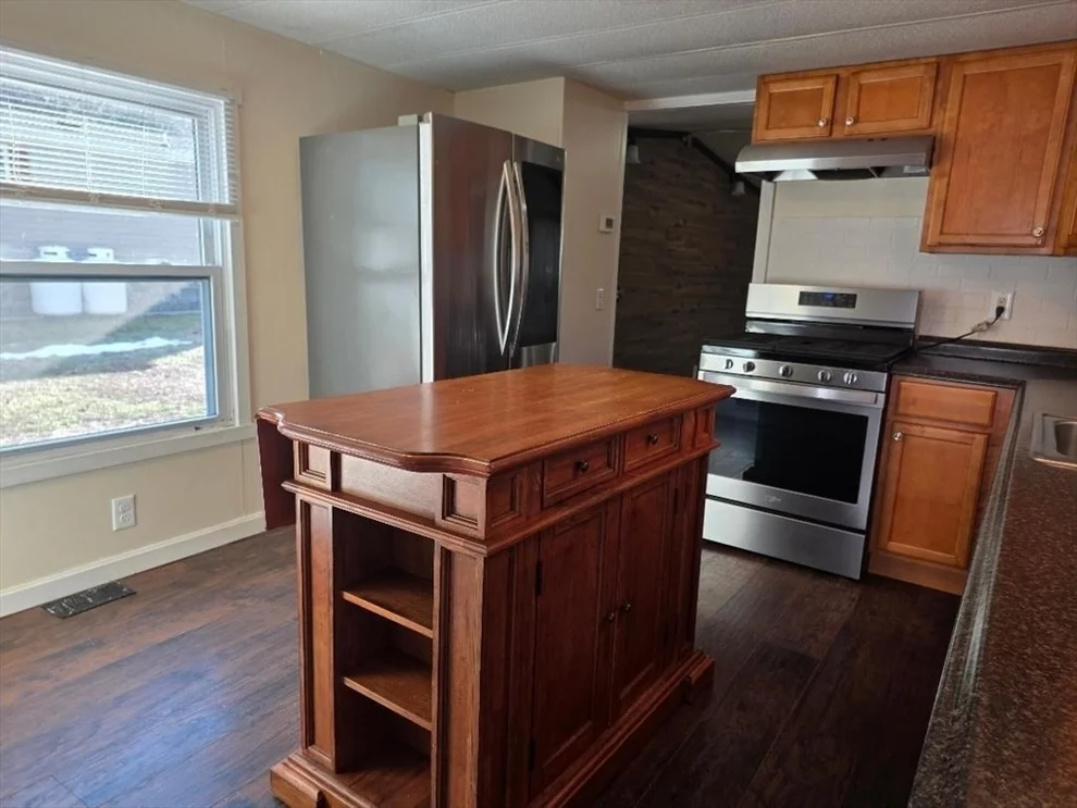 Unit for sale at 1790 Massachusetts Ave, Lunenburg, MA 01462