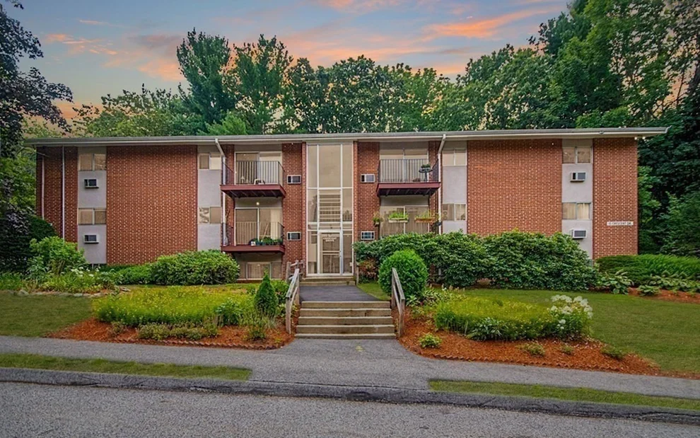 Unit for sale at 10 Crescent Dr, Andover, MA 01810
