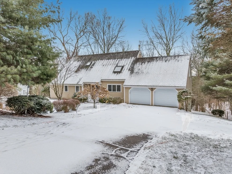 Unit for sale at 26 Farm Hill Rd, Natick, MA 01760