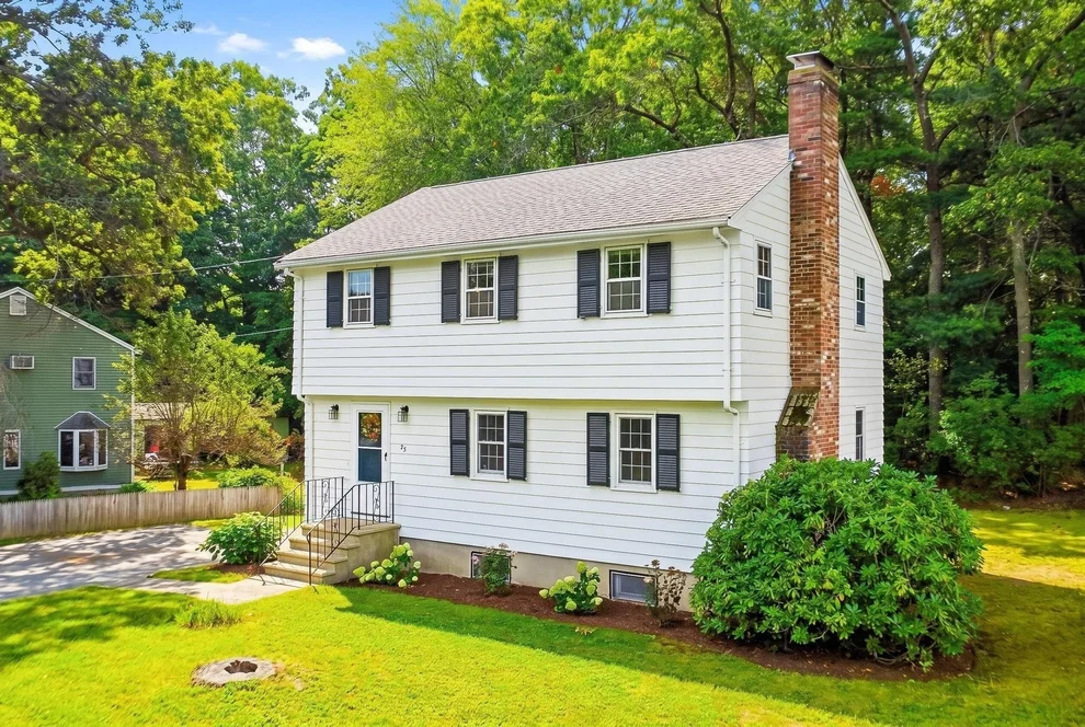 Unit for sale at 32 Dividence Rd, Reading, MA 01867