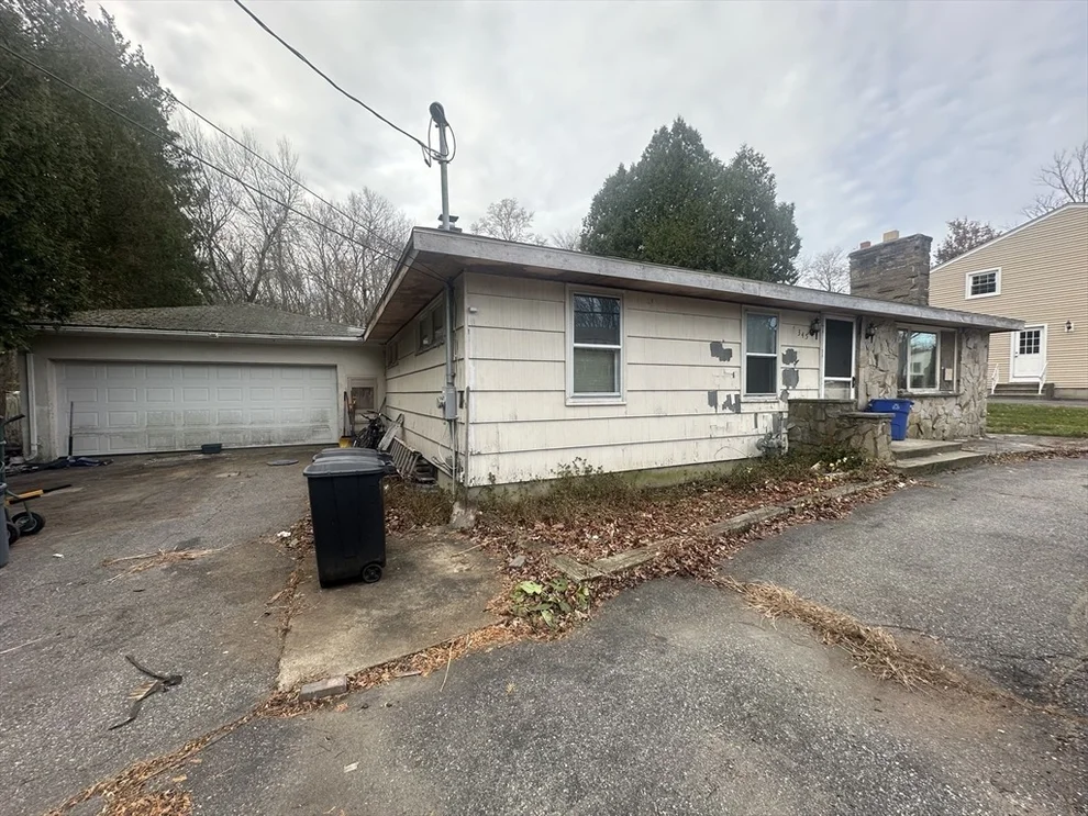 Unit for sale at 345 Chace St, Somerset, MA 02726