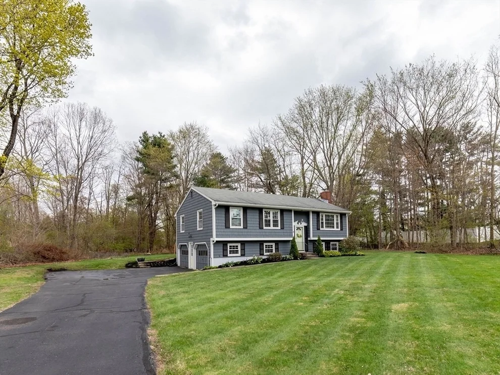 Unit for sale at 8 Old Farm Rd, Sturbridge, MA 01566