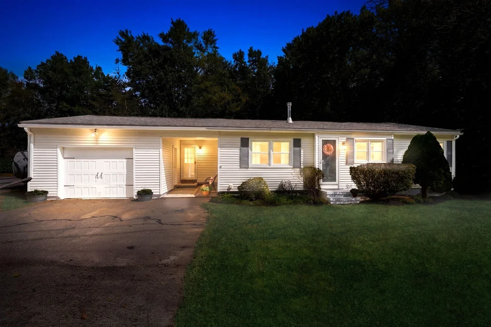 Unit for sale at 418 Millville Rd, Uxbridge, MA 01569