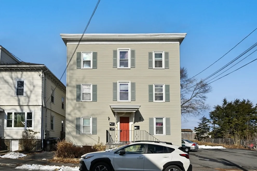 Unit for sale at 6 Arthur St, Salem, MA 01970