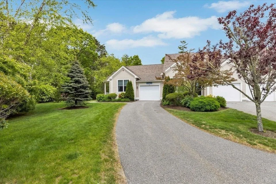 Unit for sale at 17 Chadwick Ct, Mashpee, MA 02649