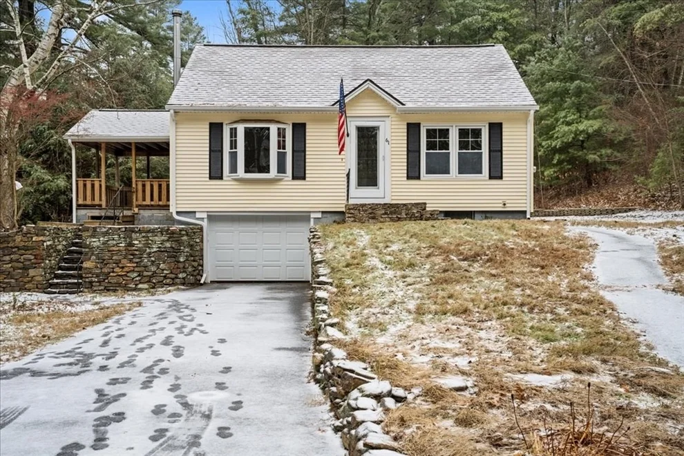 Unit for sale at 61 Sturbridge Rd, Holland, MA 01521