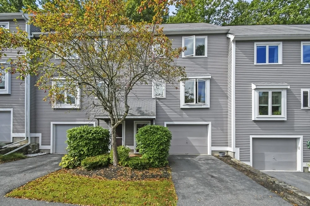 Unit for sale at 40 Country Hill Ln, Haverhill, MA 01832