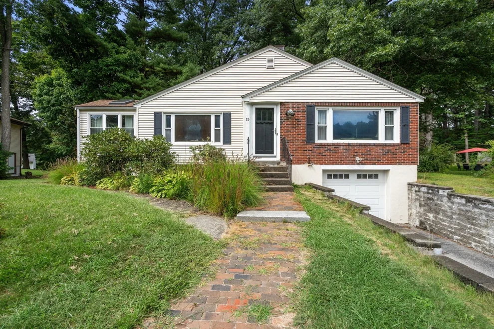Unit for sale at 15 Claridge Dr, Worcester, MA 01602