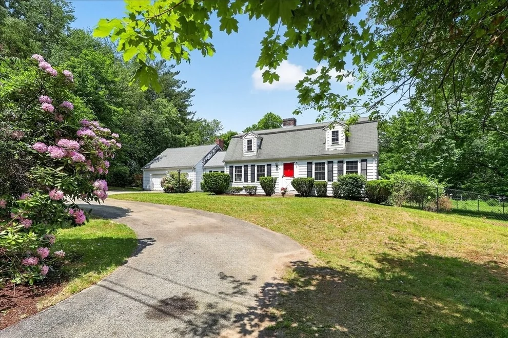 Unit for sale at 17 Old Meeting House Lane, Norwell, MA 02061