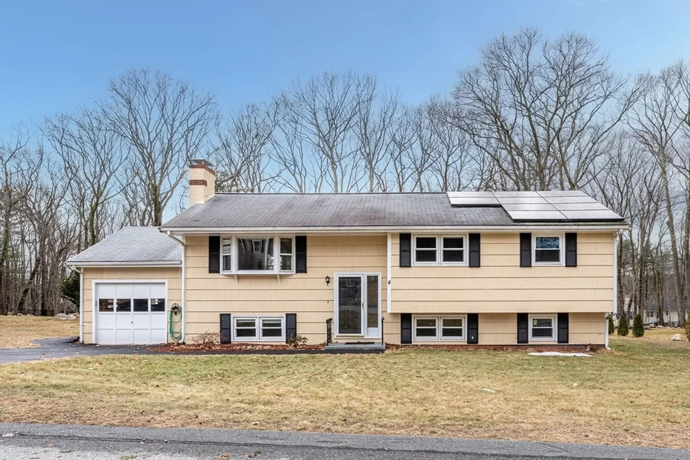 Unit for sale at 4 Princeton Rd, Burlington, MA 01803