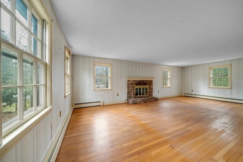 Unit for sale at 449 Summer St, North Andover, MA 01845