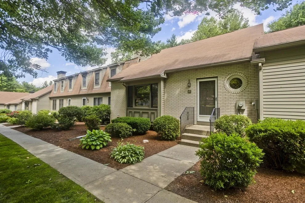 Unit for sale at 419 Southwick Rd, Westfield, MA 01085
