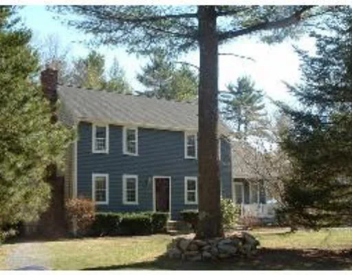 Unit for sale at 5 Nottingham Dr, Kingston, MA 02364
