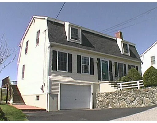 Unit for sale at 9 Kings Court, Arlington, MA 02474