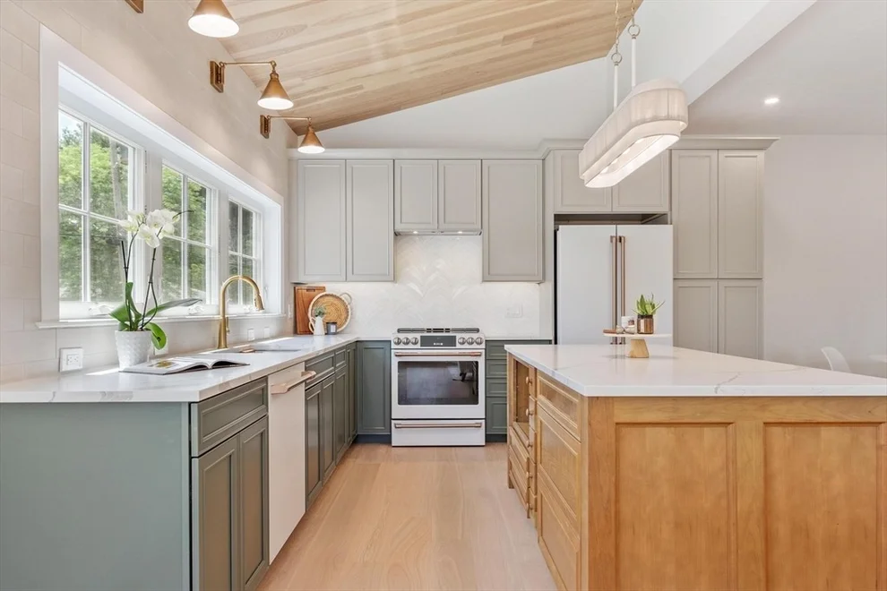 Unit for sale at 60 Neillian Street, Bedford, MA 01730