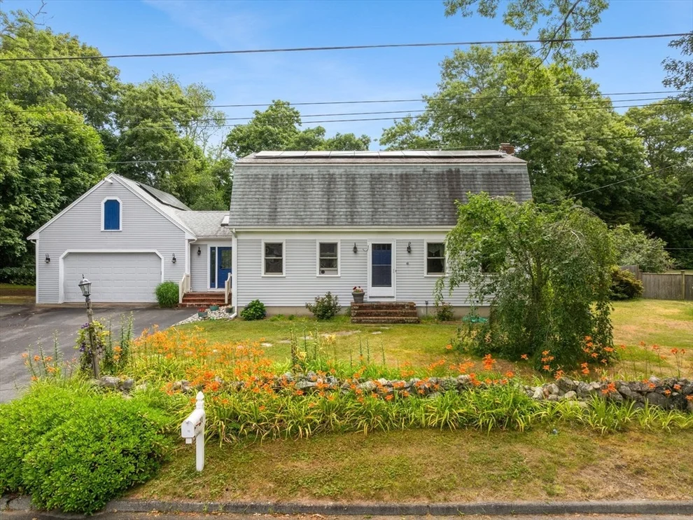 Unit for sale at 10 Gosnold St, Mattapoisett, MA 02739
