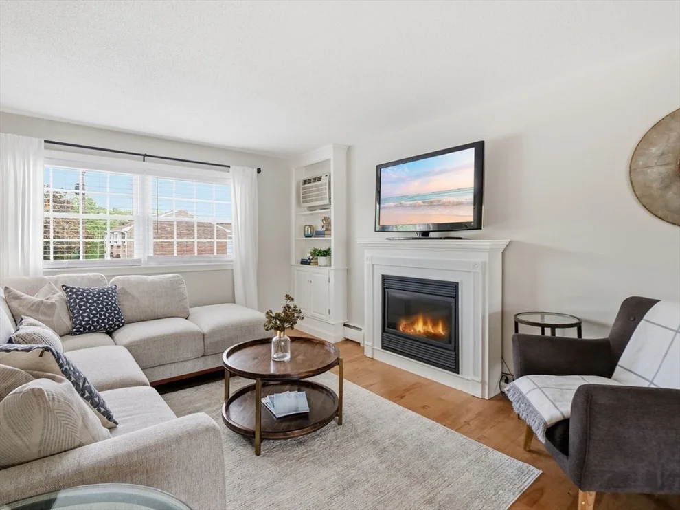 Unit for sale at 80 B Washington Park Dr, Andover, MA 01810