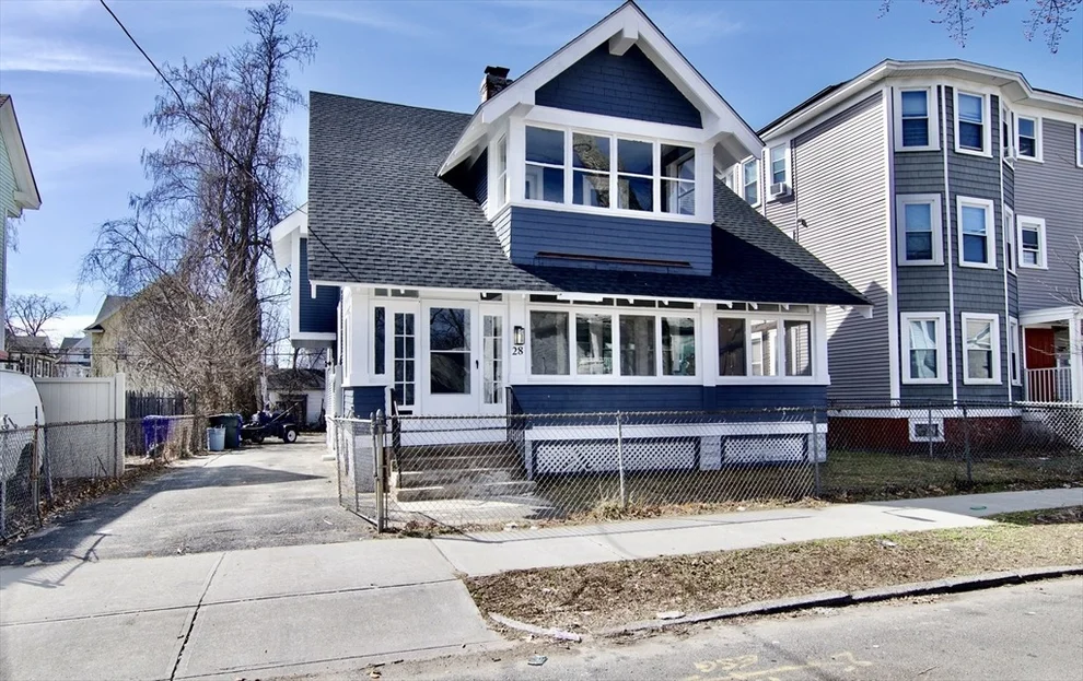 Unit for sale at 28 Bristol St, Springfield, MA 01109