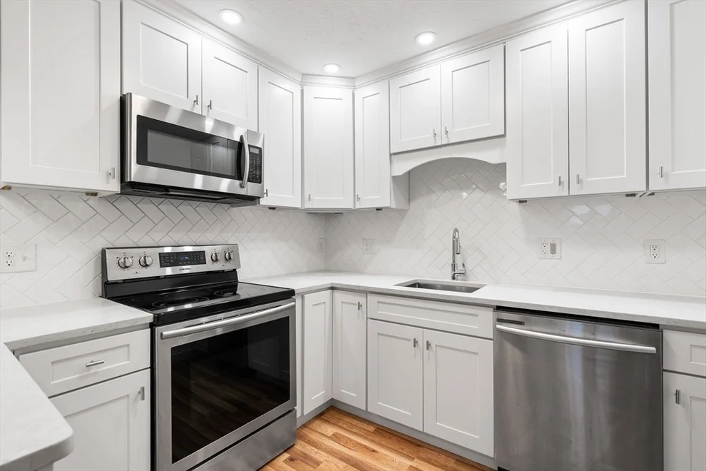 Unit for sale at 166 Quincy Shore Dr, Quincy, MA 02171