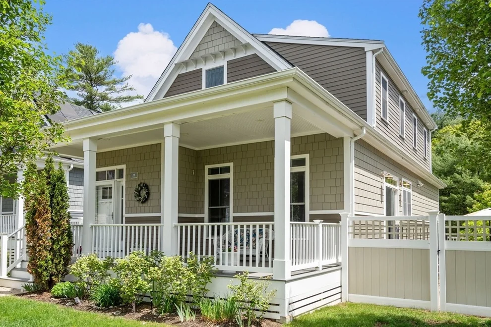 Unit for sale at 15 Boyde's Crossing, Norfolk, MA 02056