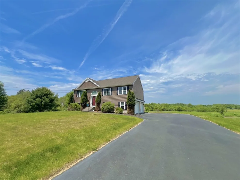 Unit for sale at 587 Tremont St, Taunton, MA 02780