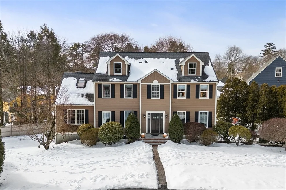 Unit for sale at 3 Independence Circle, Beverly, MA 01915