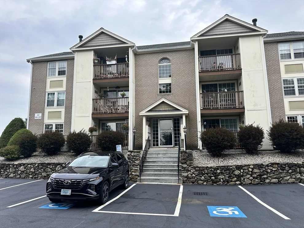 Unit for sale at 199 Cannongate Iii, Nashua, NH 03063