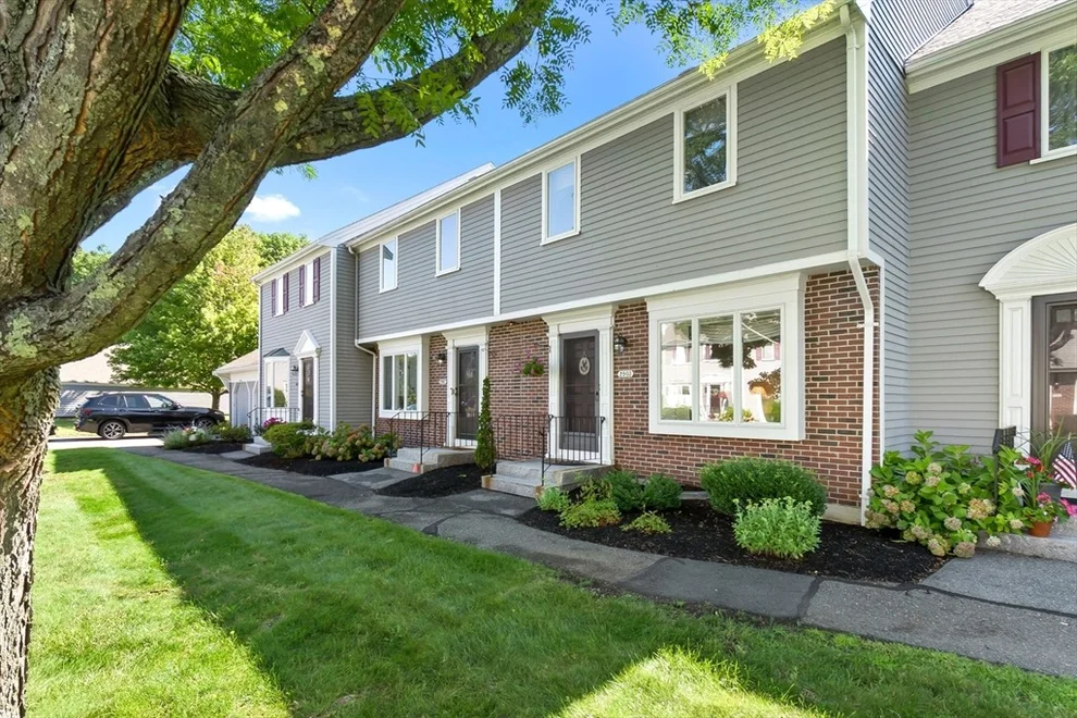 Unit for sale at 2903 Postgate Ln, Peabody, MA 01960