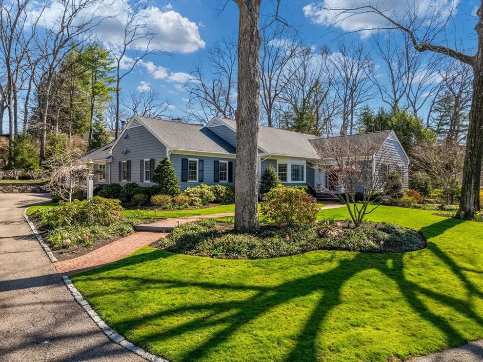 Unit for sale at 15 Barnstable Rd, Wellesley, MA 02481