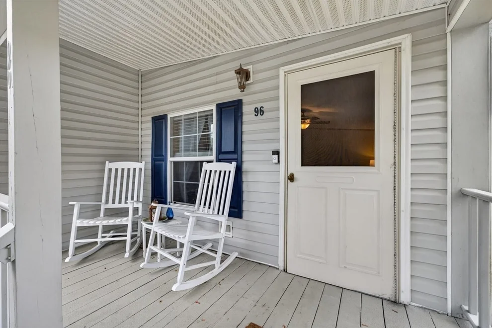 Unit for sale at 96 Songbird Ln, Tiverton, RI 02878