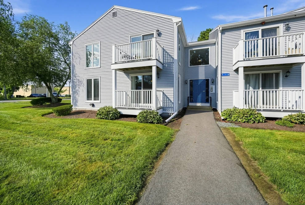 Unit for sale at 144 Hart St, Taunton, MA 02780