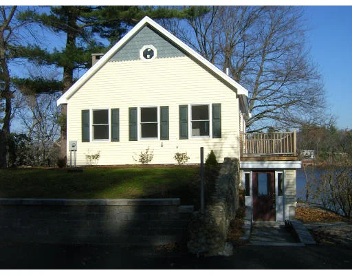 Unit for sale at 18 Taylor St, Georgetown, MA 01833