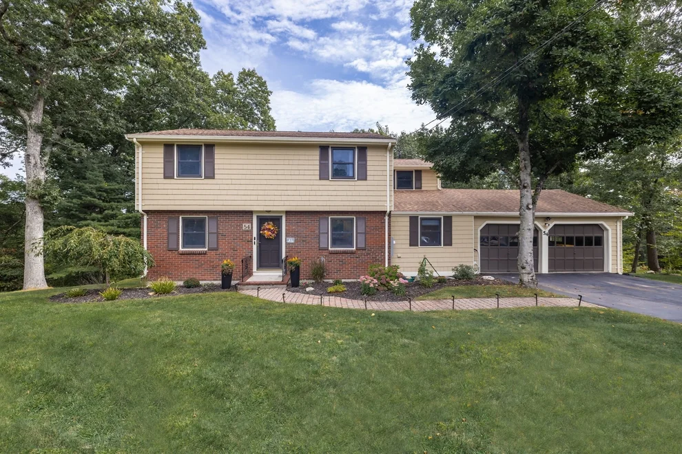 Unit for sale at 54 Checkerberry Ln, Framingham, MA 01702