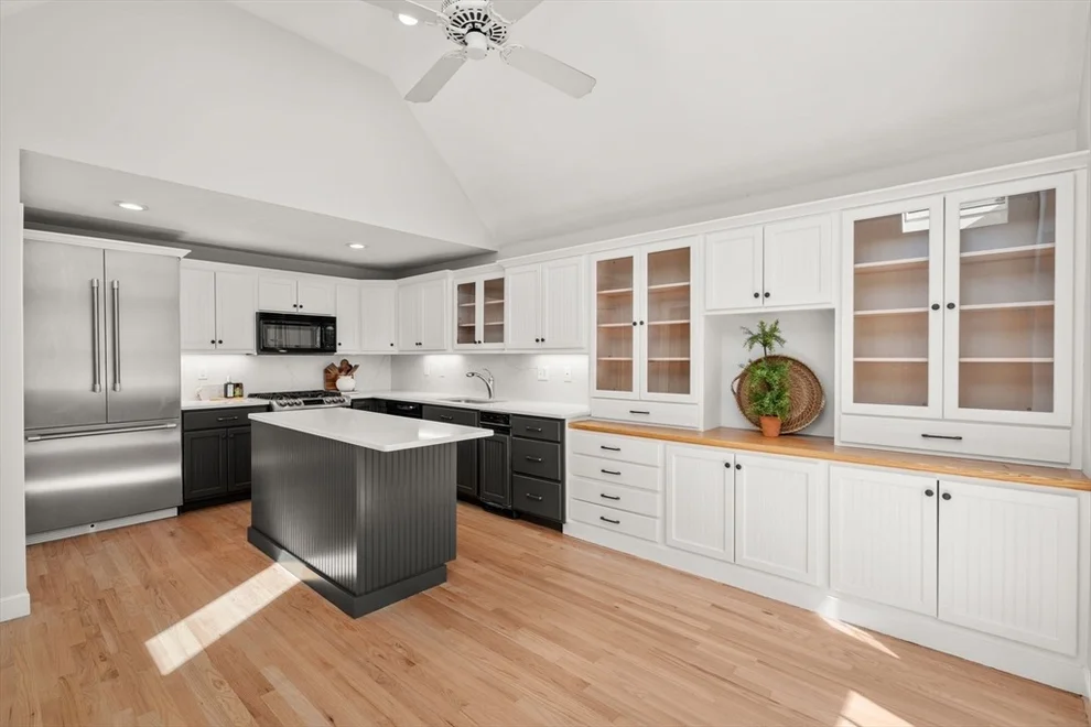 Unit for sale at 17 Highcroft Way, Hopkinton, MA 01748