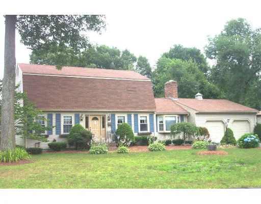 Unit for sale at 5 Jay Dr, Framingham, MA 01701