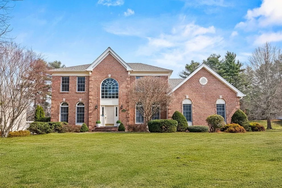 Unit for sale at 30 Hancock Rd, Franklin, MA 02038