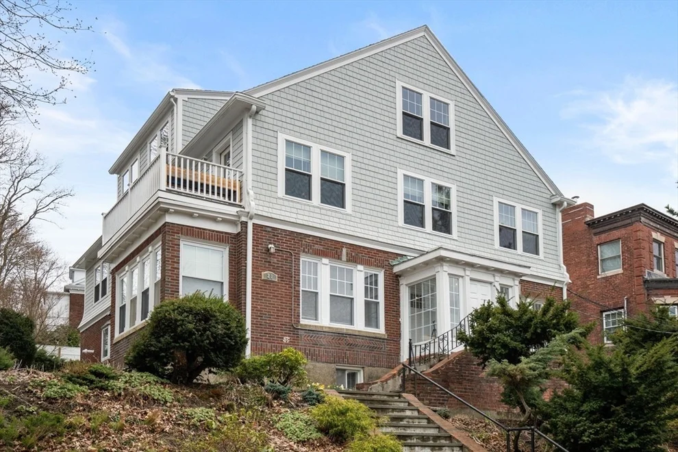Unit for sale at 21 Colbourne Cres, Brookline, MA 02445
