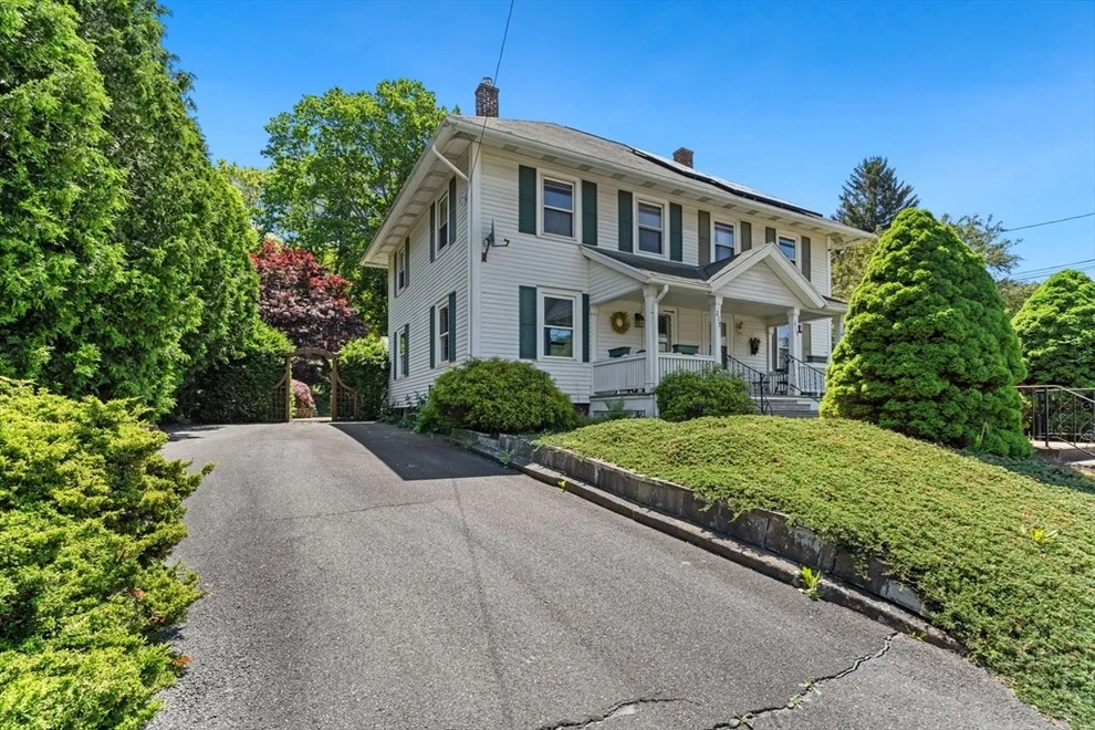 Unit for sale at 217 Main St, Hardwick, MA 01037
