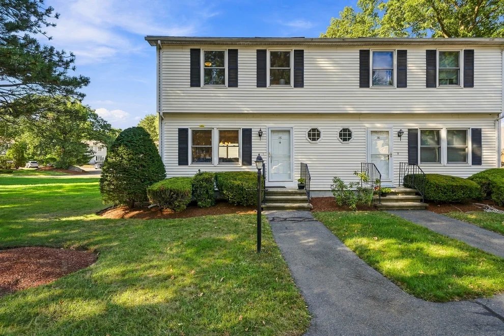 Unit for sale at 15 Northwoods Cir, Woburn, MA 01801