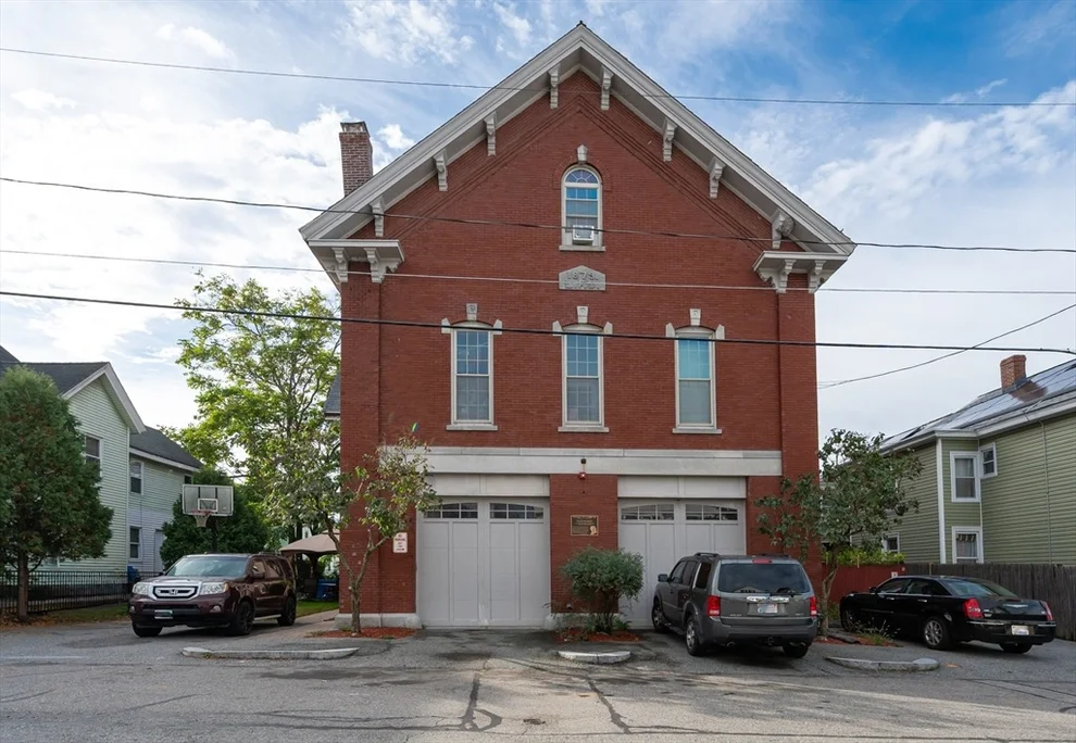 Unit for sale at 27 Fourth St, Lowell, MA 01850