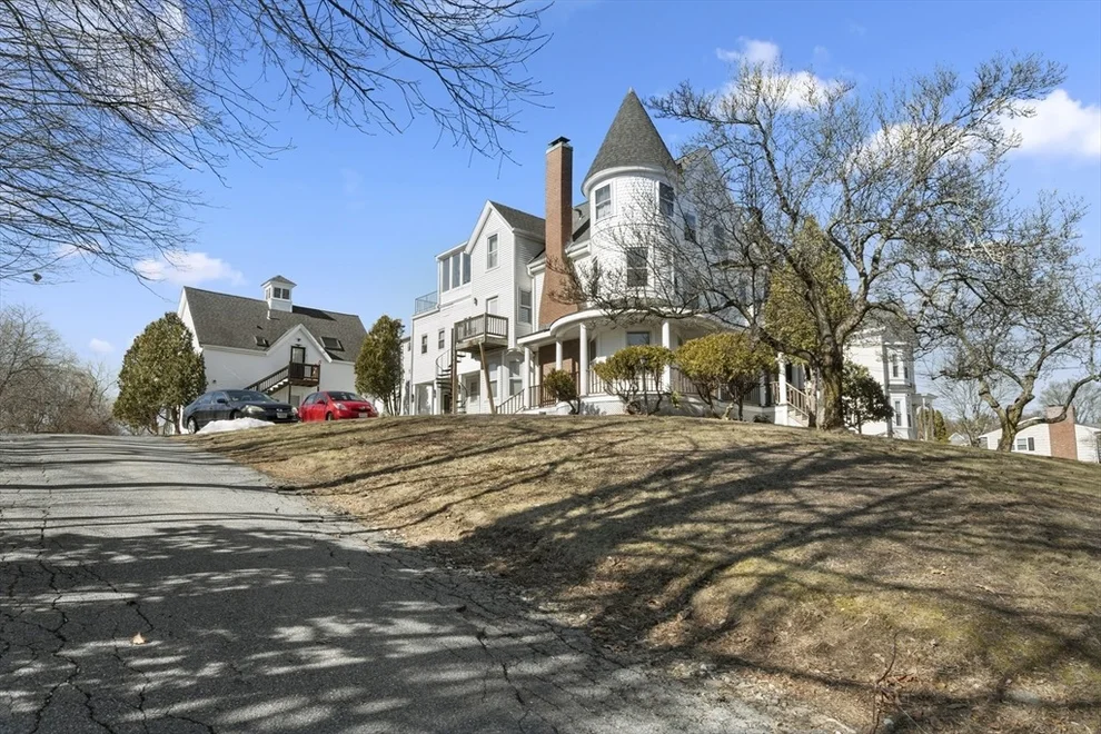 Unit for sale at 790 Main St, Haverhill, MA 01830