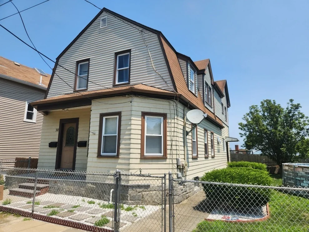 Unit for sale at 38 Beech St, New Bedford, MA 02740