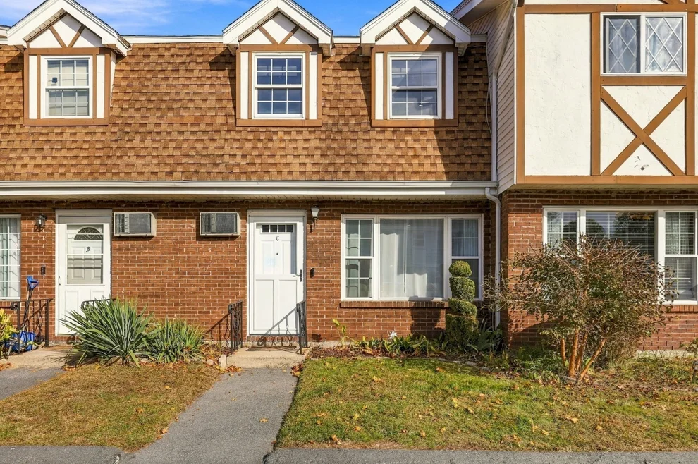 945 Riverside Drive